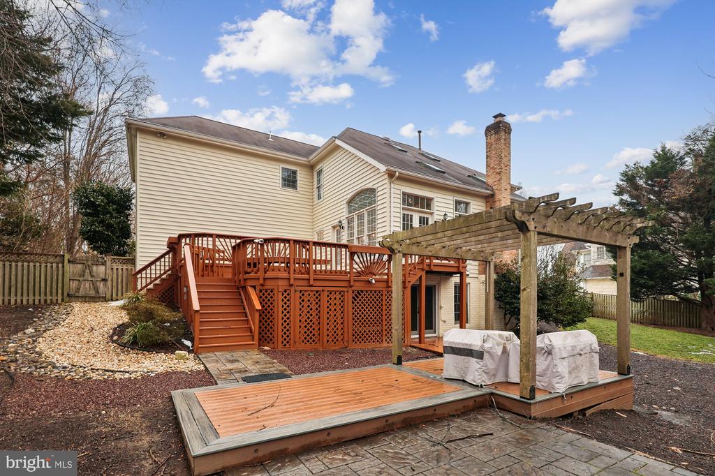 8514 OAK CHASE CIRCLE