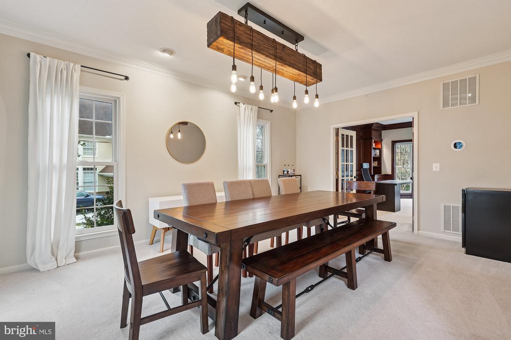 8514 OAK CHASE CIRCLE