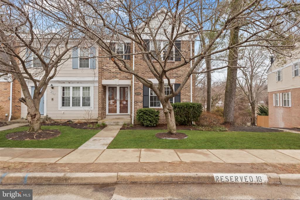 5759 HERITAGE HILL DRIVE