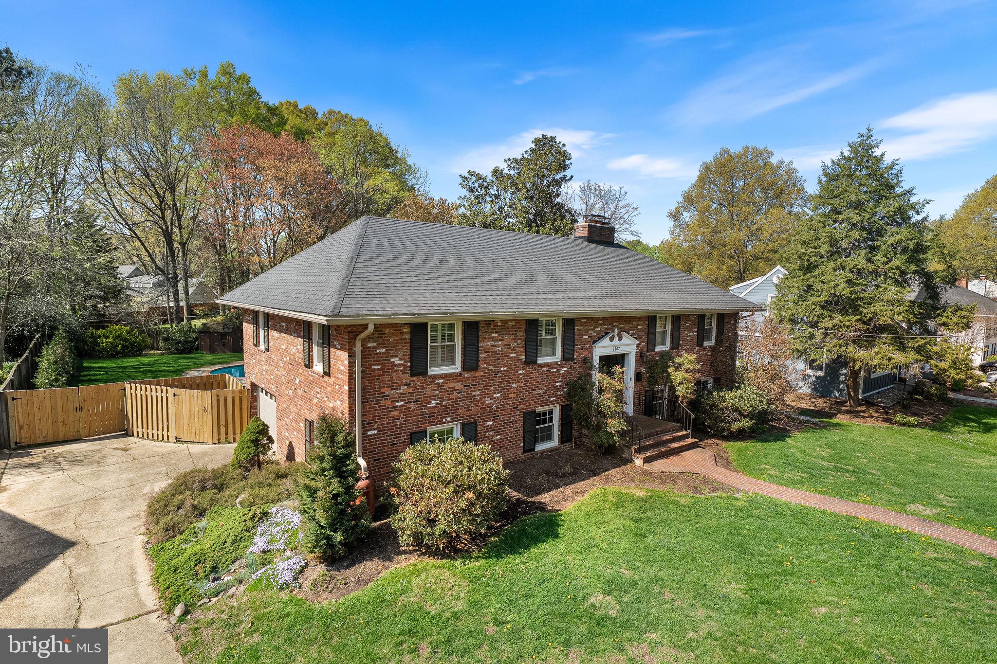 1107 POTOMAC LANE
