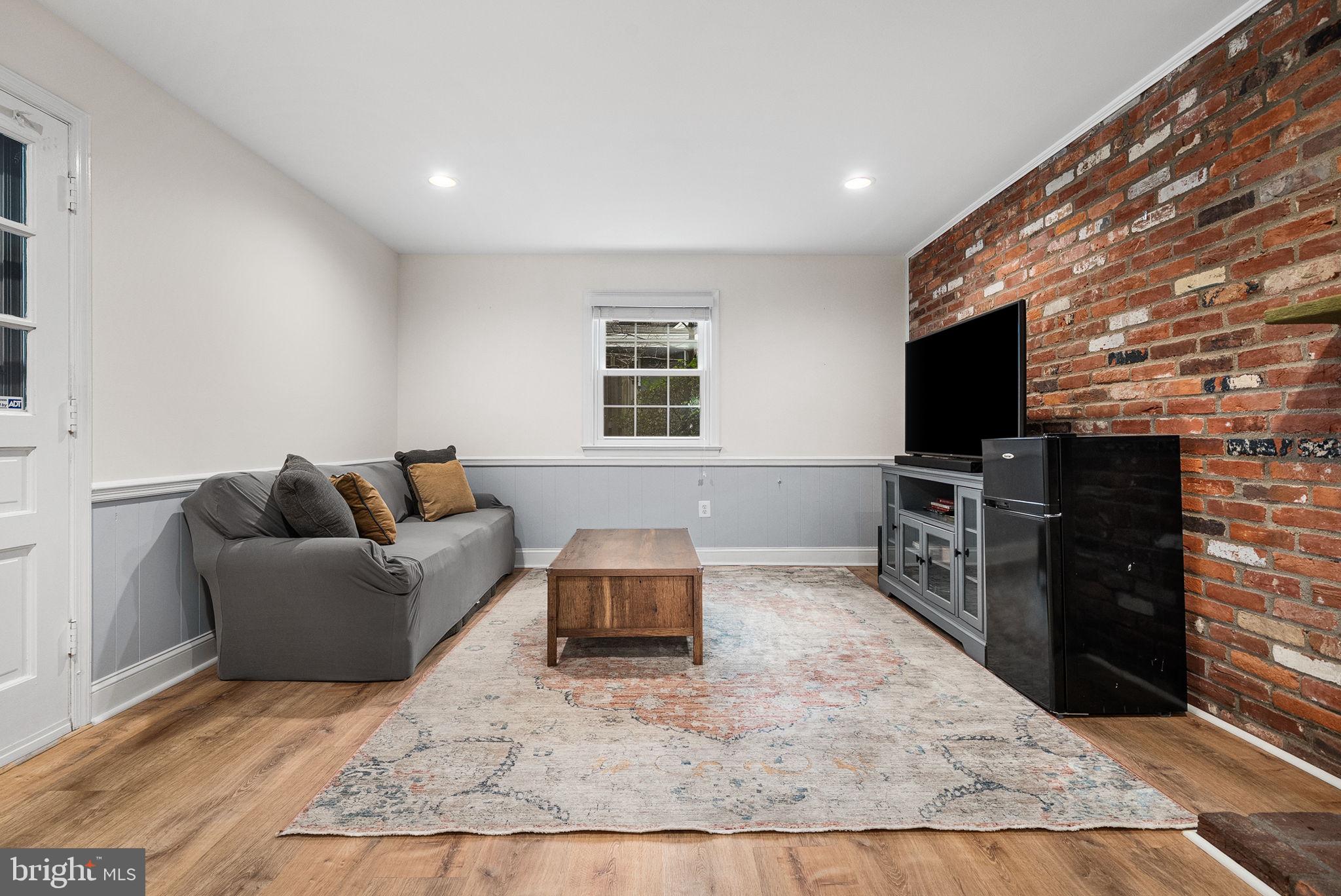 1107 POTOMAC LANE
