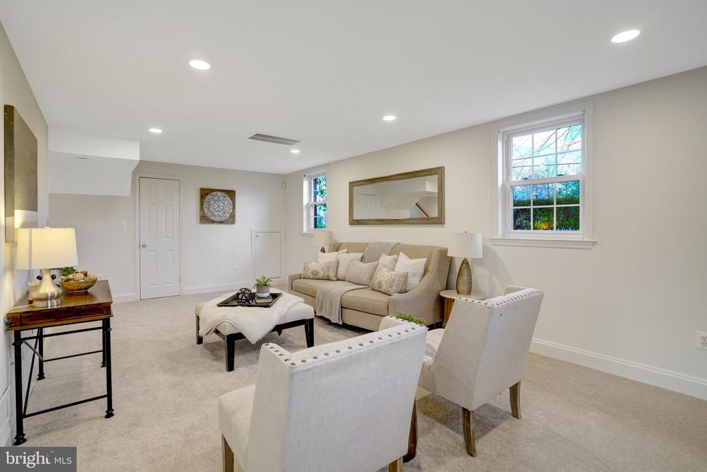 1012 CROTON DRIVE