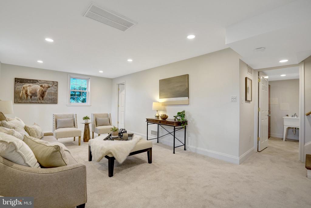 1012 CROTON DRIVE