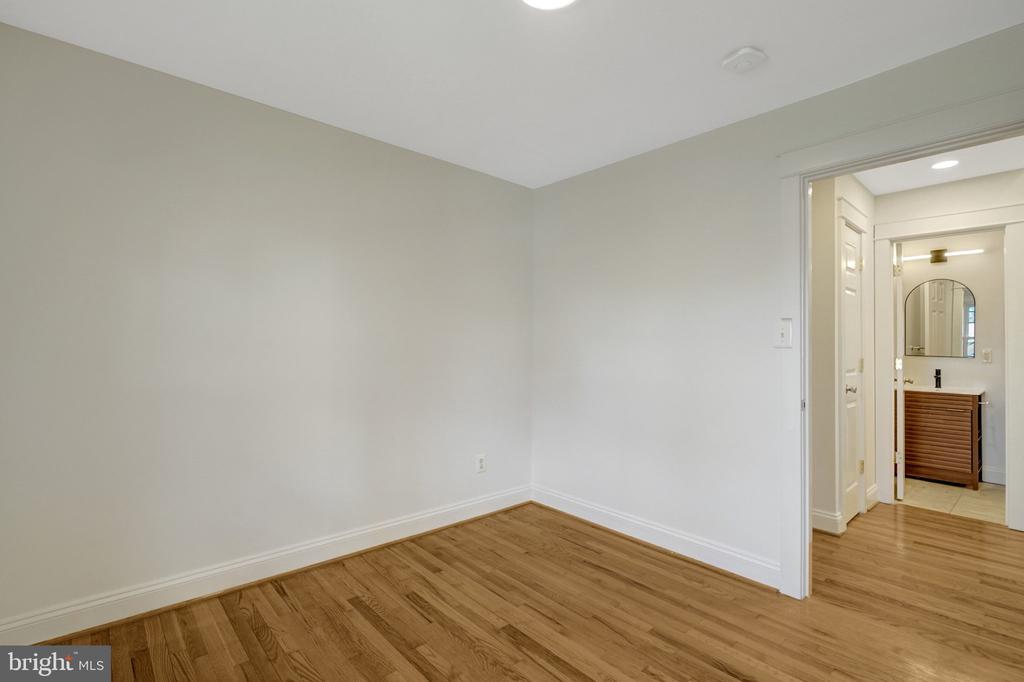 1012 CROTON DRIVE