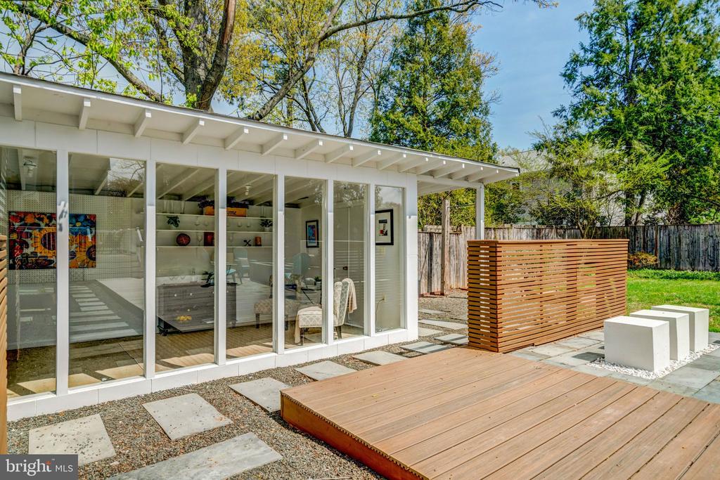 1012 CROTON DRIVE