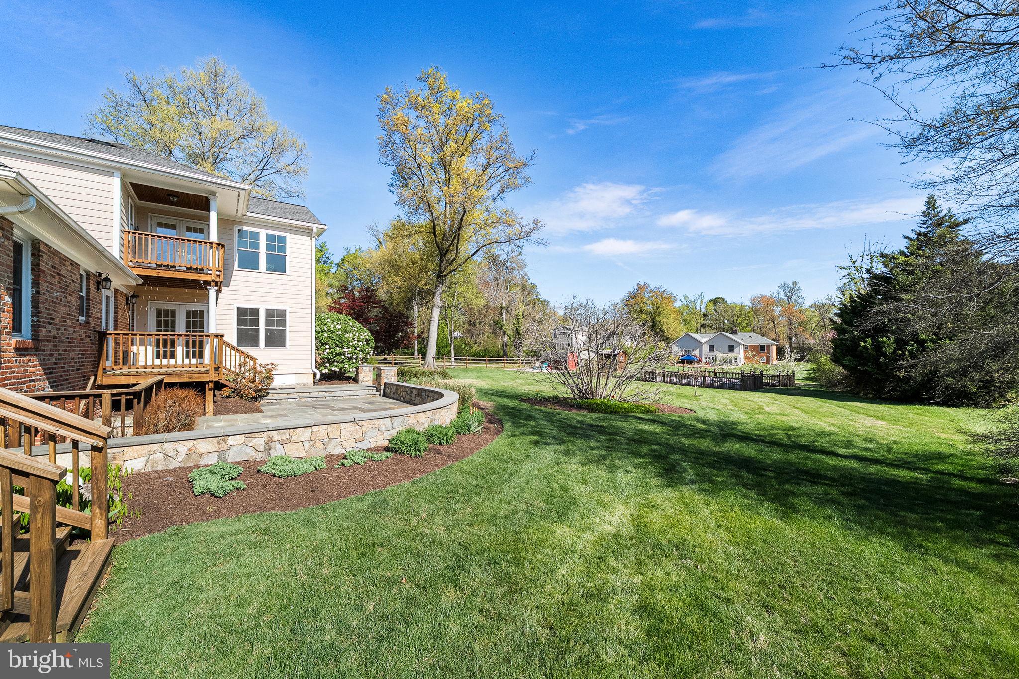 5216 REMINGTON DRIVE