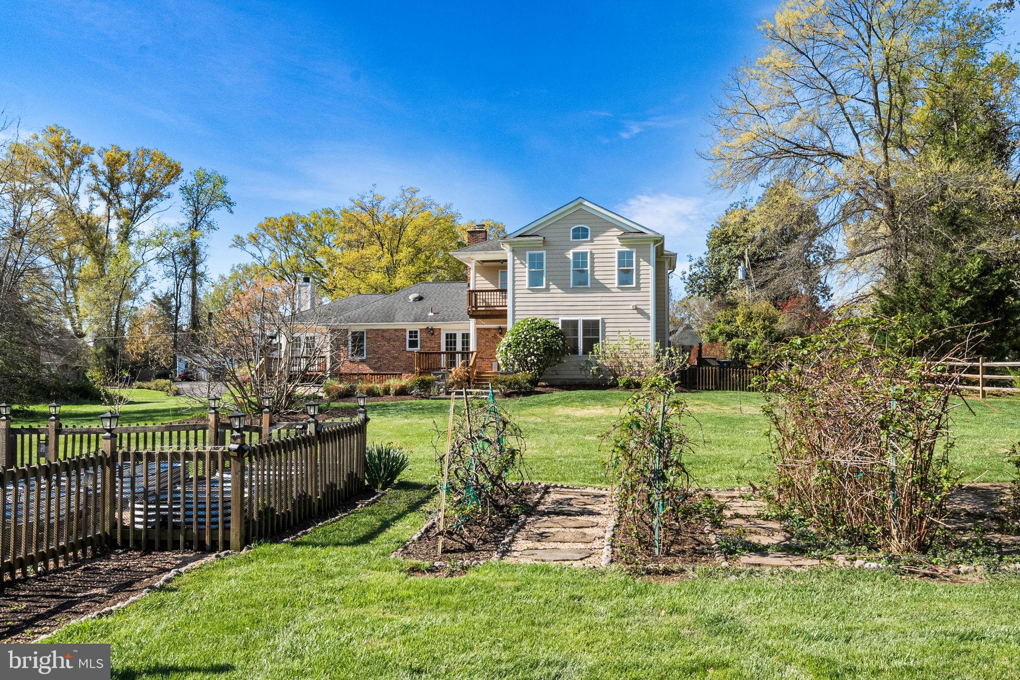 5216 REMINGTON DRIVE