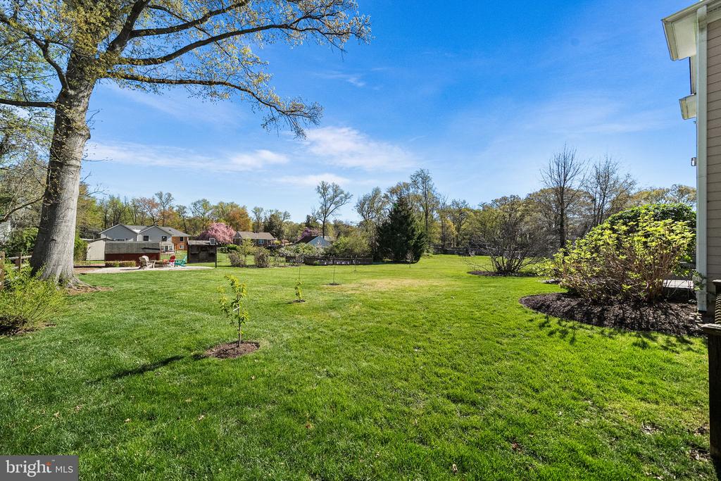 5216 REMINGTON DRIVE
