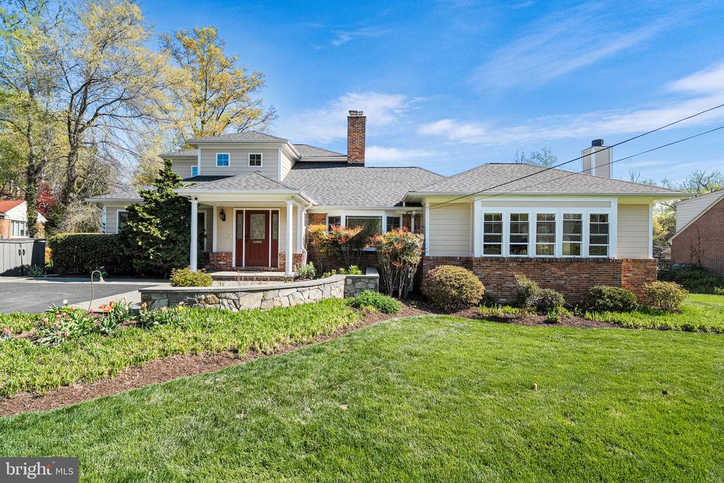 5216 REMINGTON DRIVE