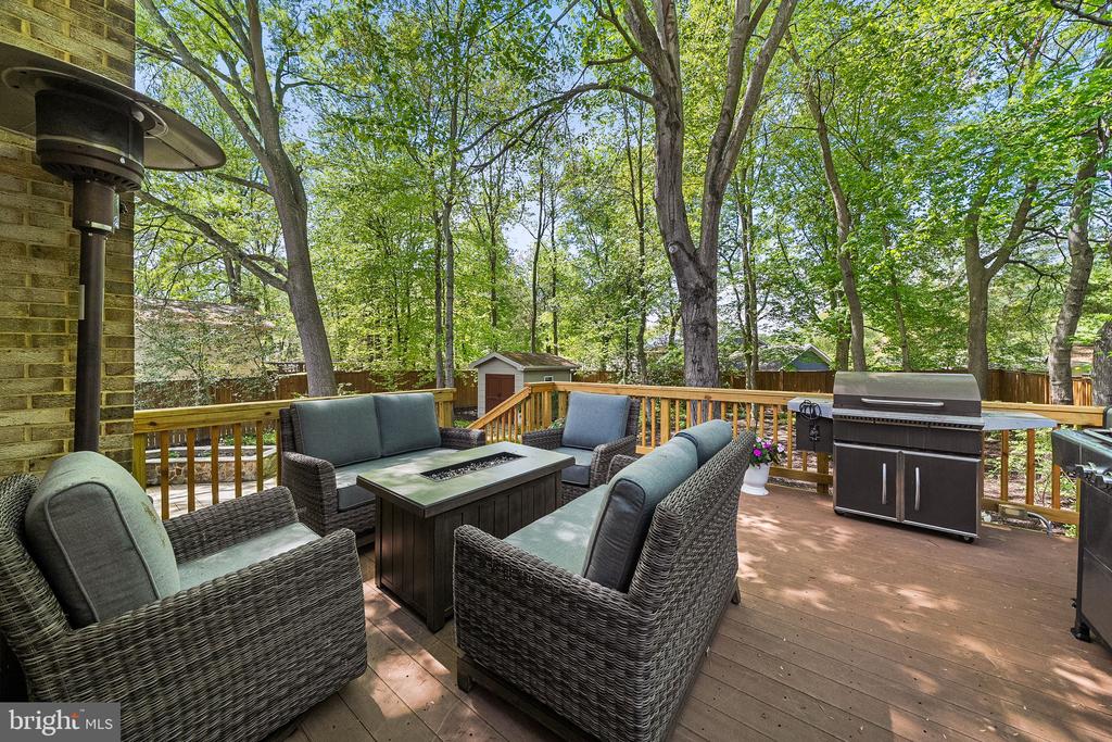 8408 BREWSTER DRIVE