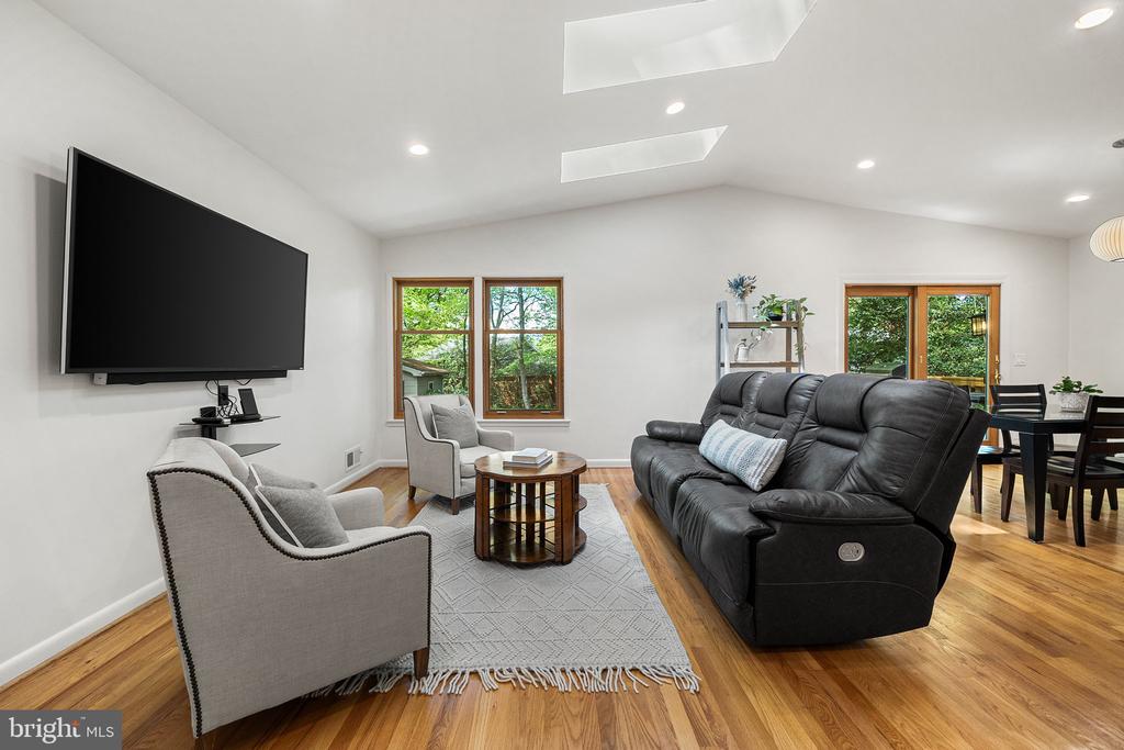 8408 BREWSTER DRIVE