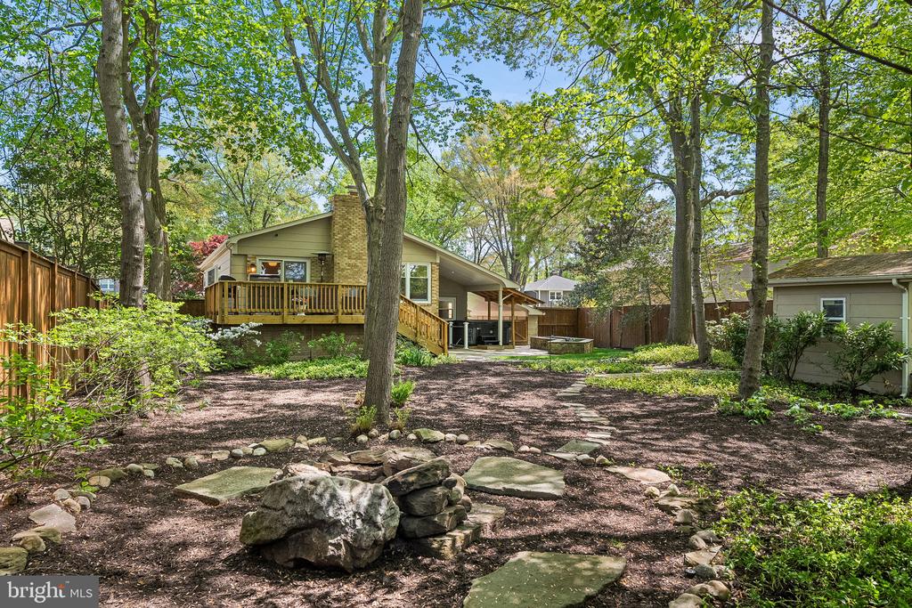 8408 BREWSTER DRIVE