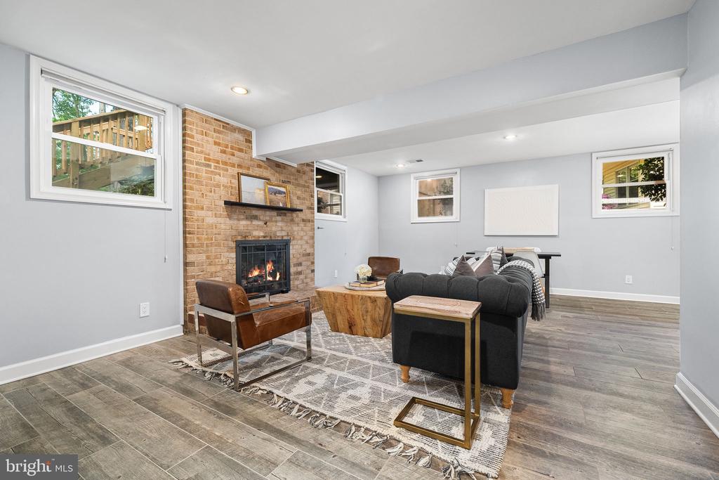 8408 BREWSTER DRIVE