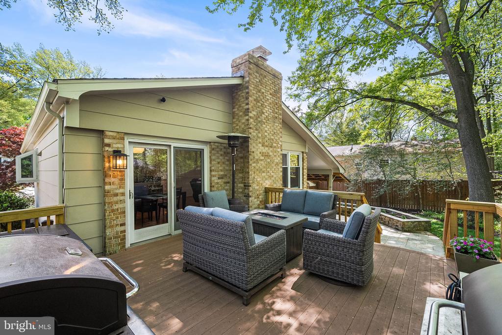 8408 BREWSTER DRIVE