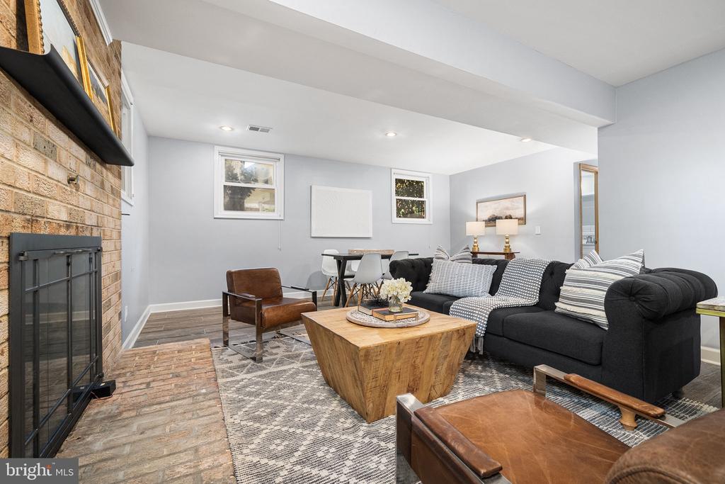 8408 BREWSTER DRIVE