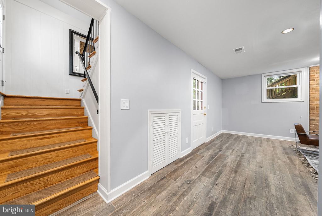 8408 BREWSTER DRIVE