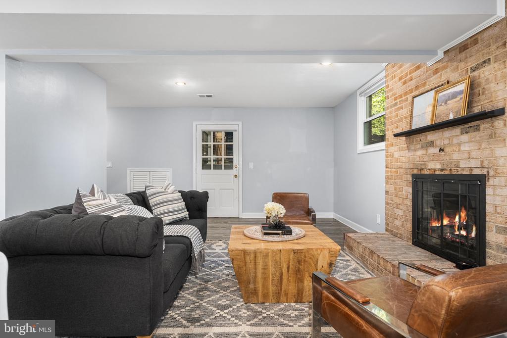 8408 BREWSTER DRIVE