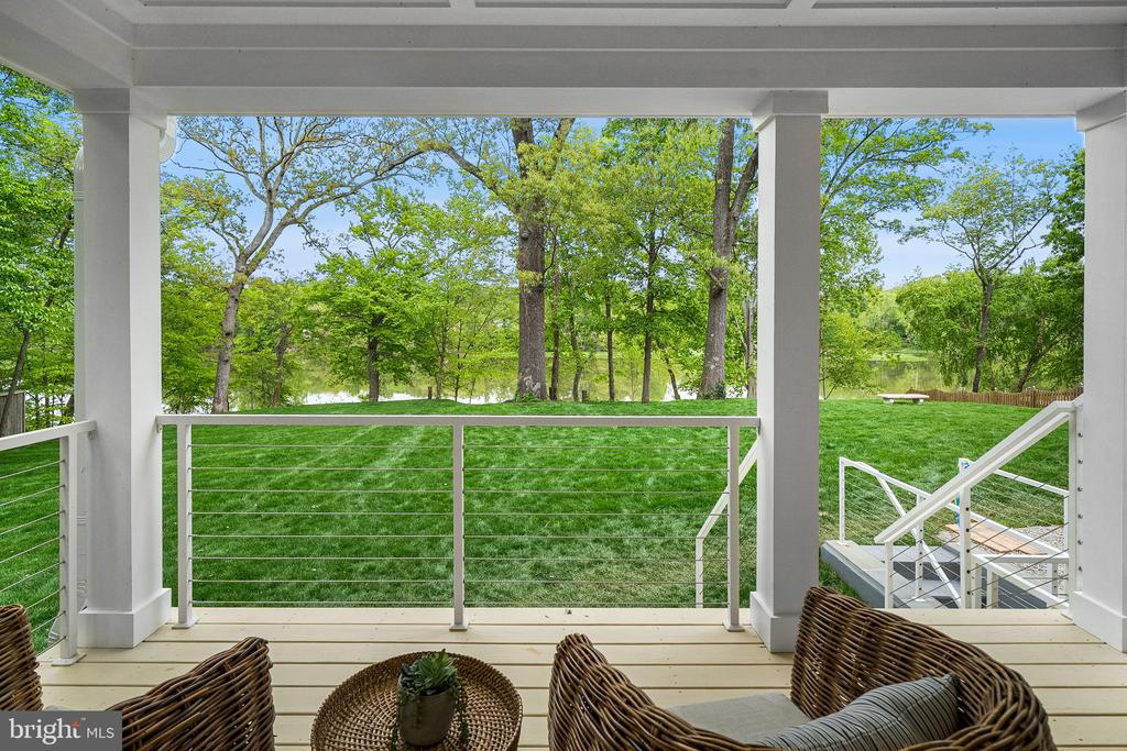 3175 WOODLAND LANE