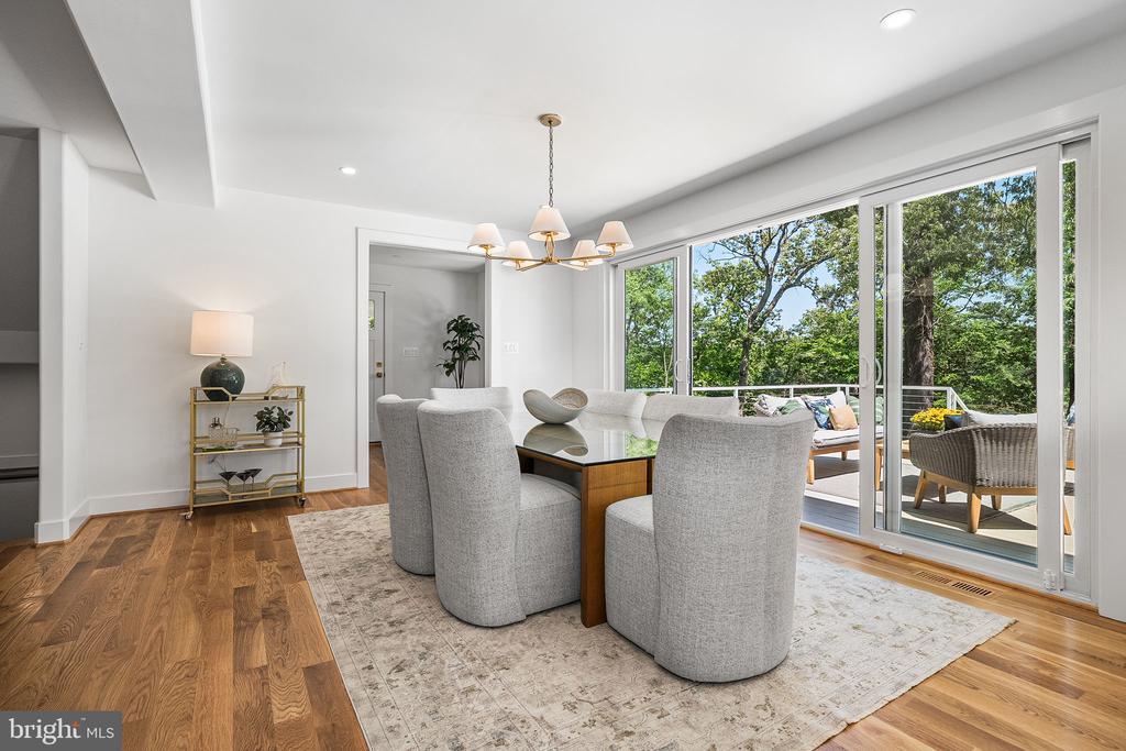 3175 WOODLAND LANE