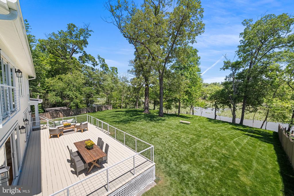 3175 WOODLAND LANE