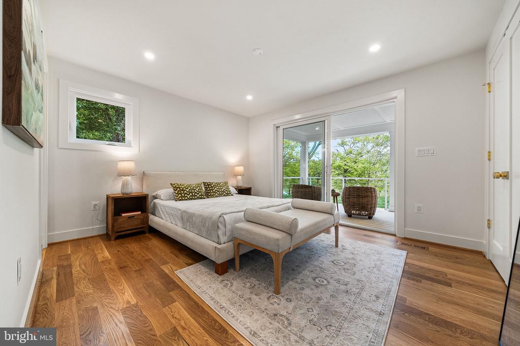 3175 WOODLAND LANE