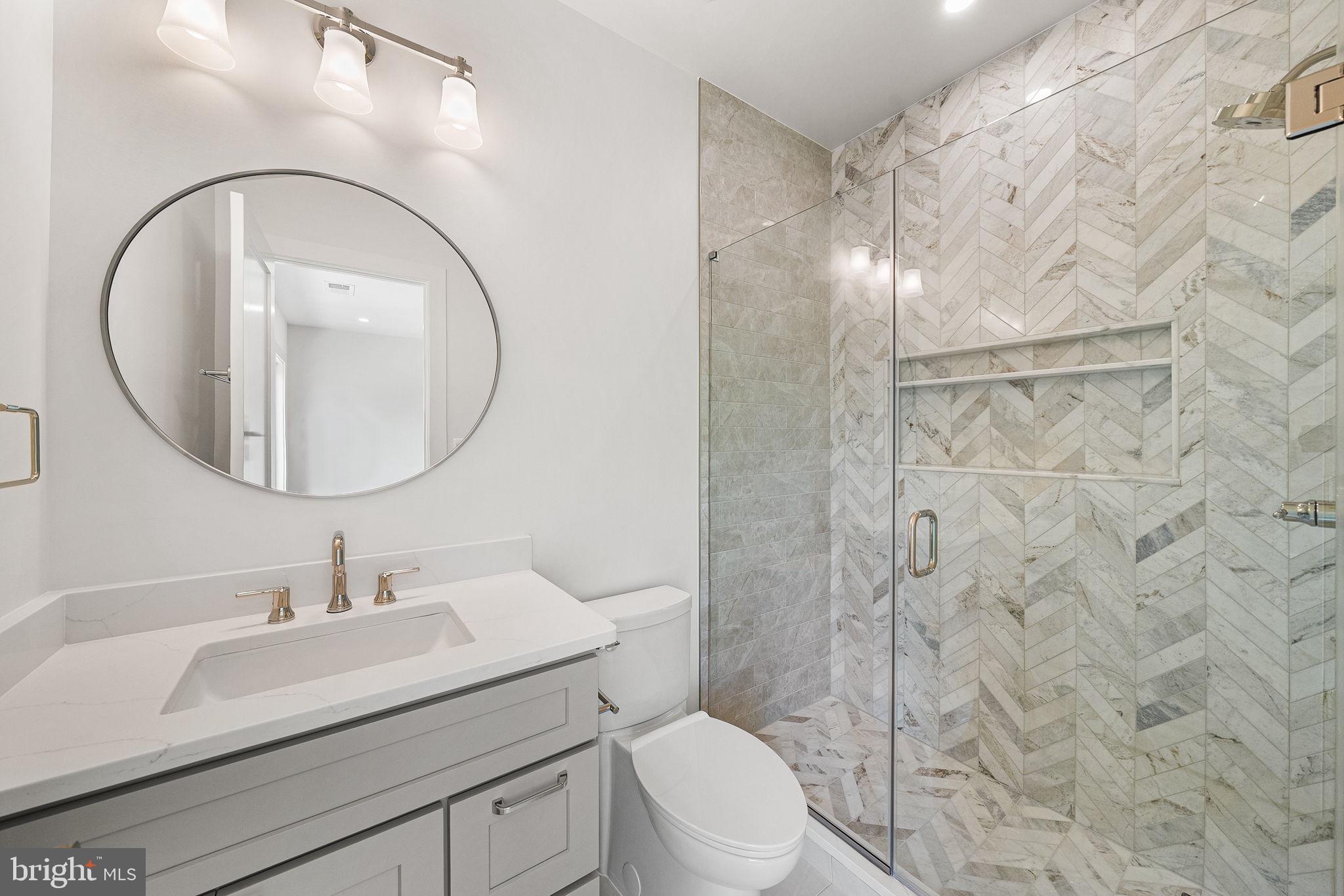 3175 WOODLAND LANE