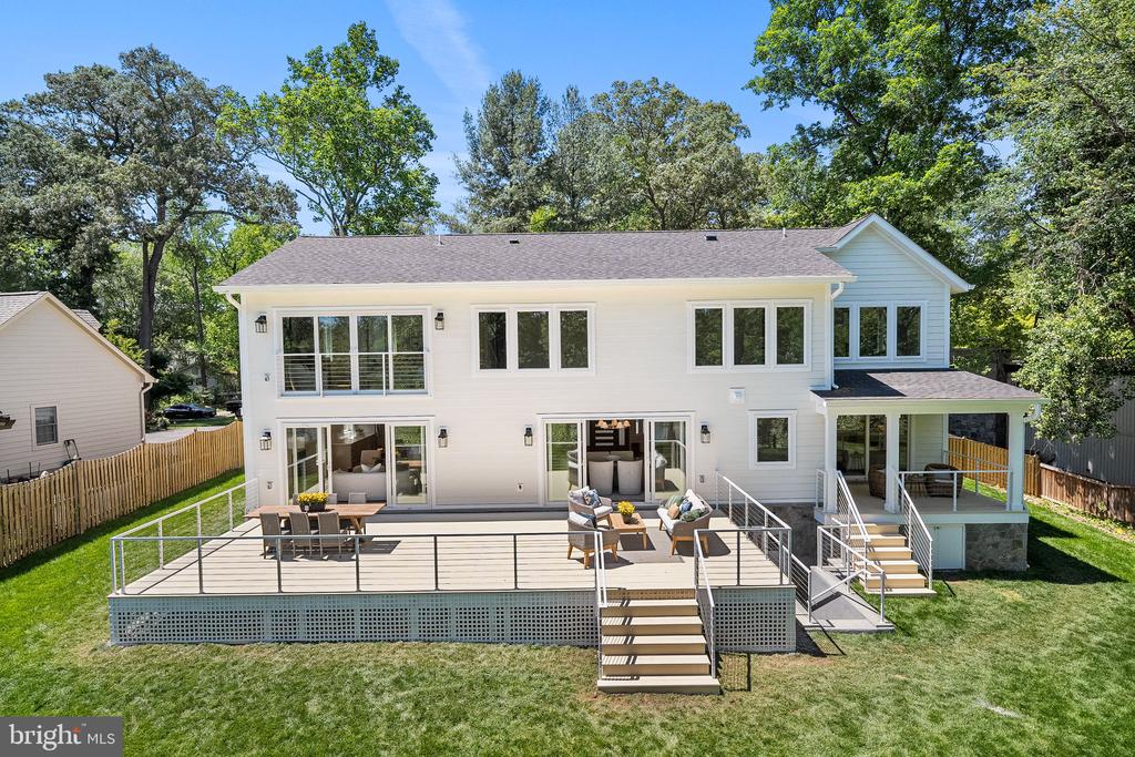 3175 WOODLAND LANE