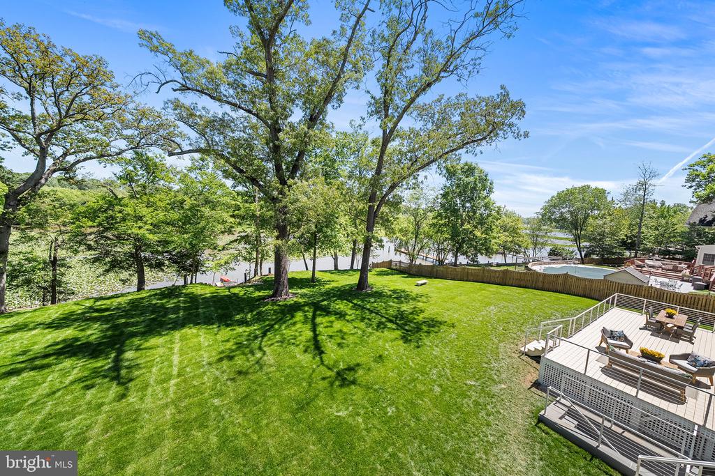 3175 WOODLAND LANE