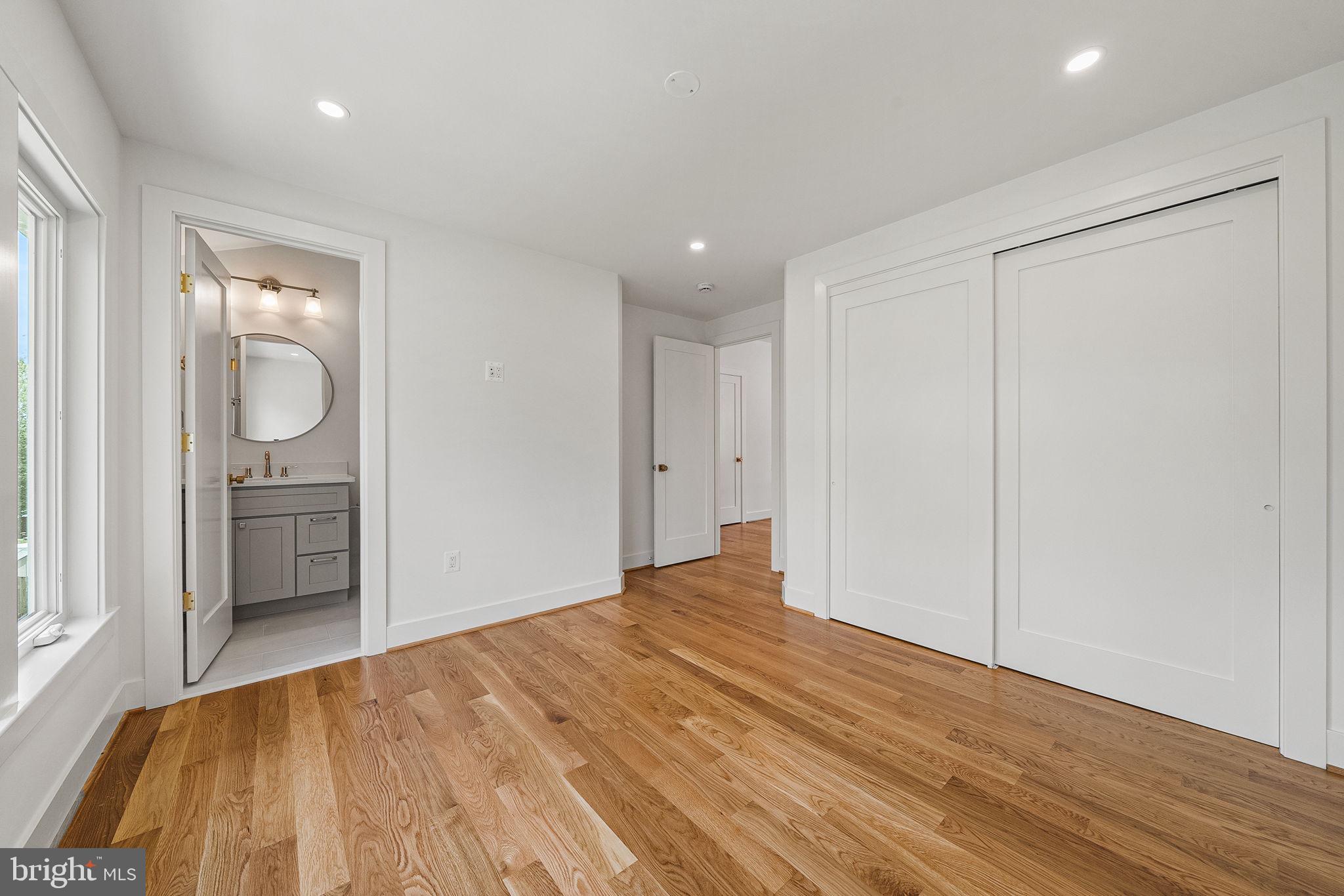 3175 WOODLAND LANE