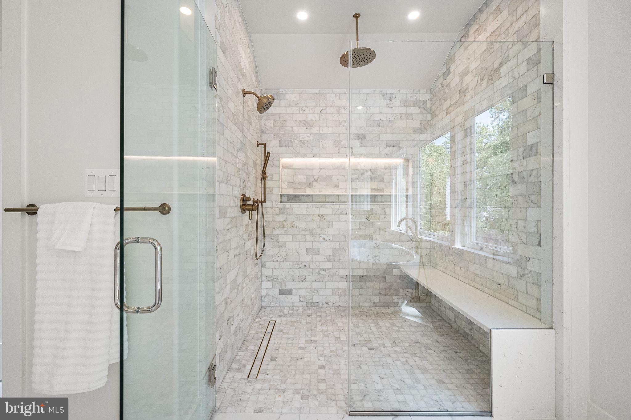 3175 WOODLAND LANE