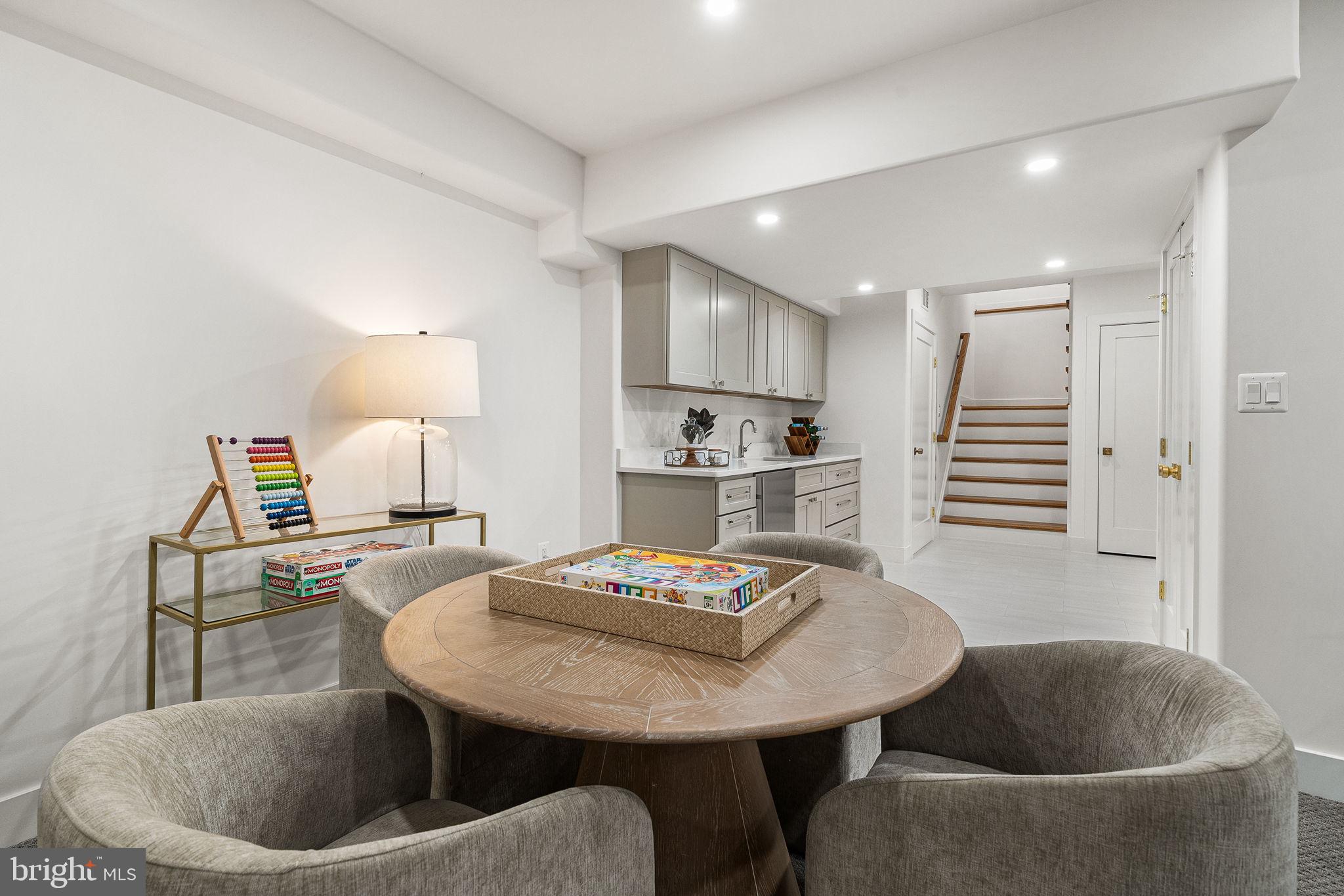 3175 WOODLAND LANE