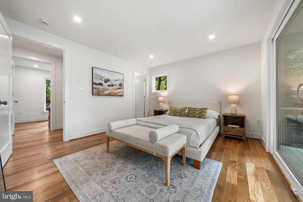 3175 WOODLAND LANE