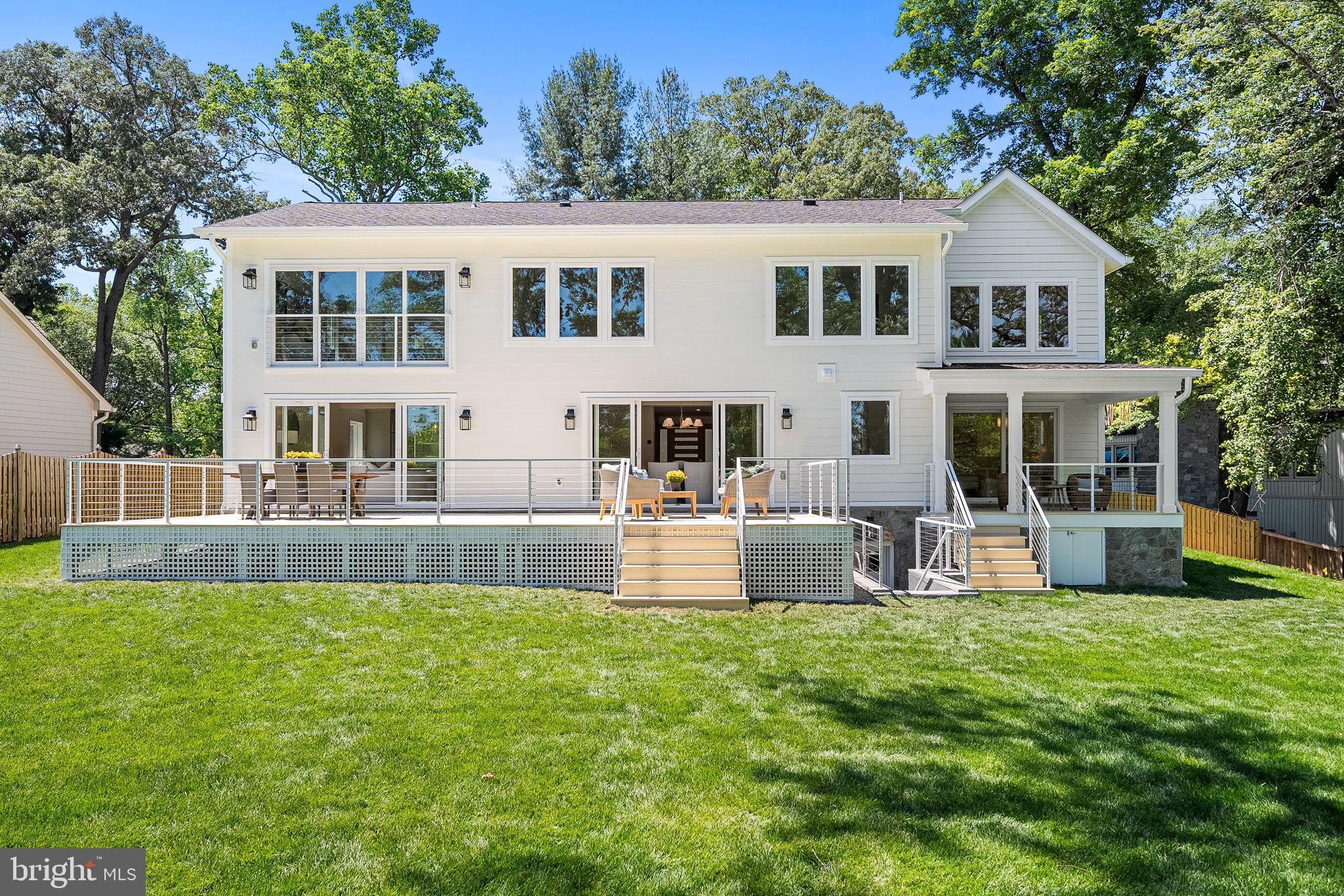 3175 WOODLAND LANE