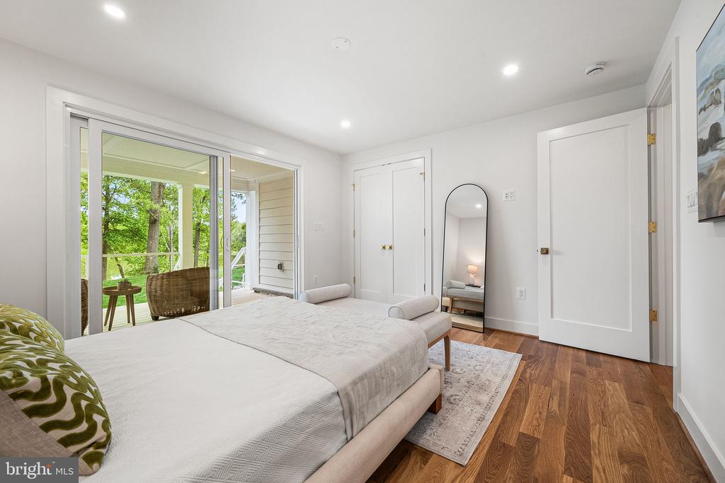 3175 WOODLAND LANE