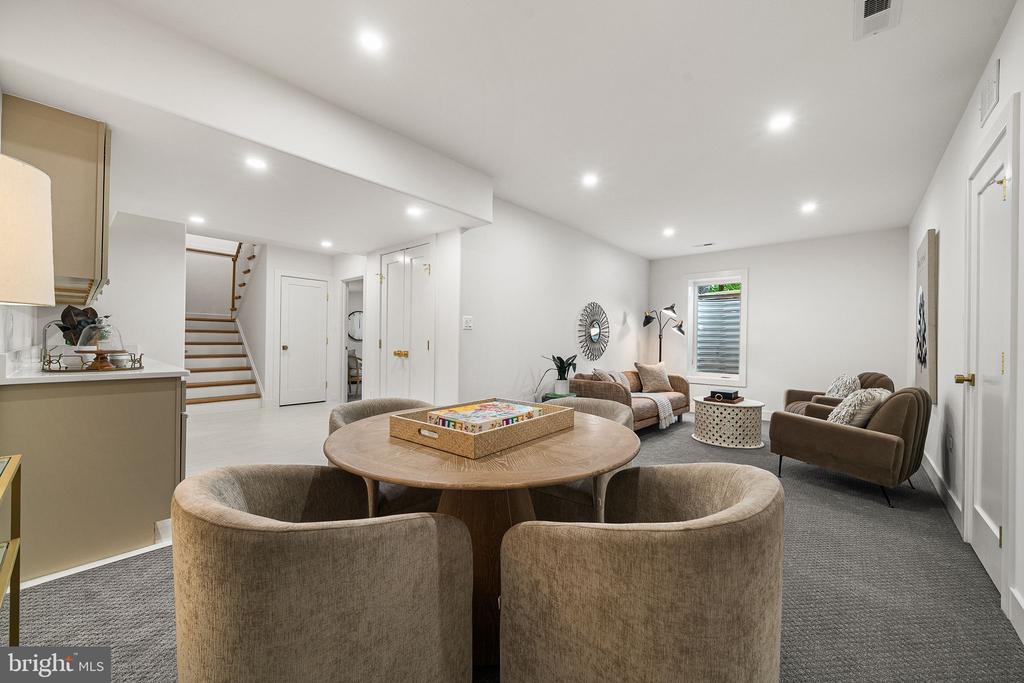 3175 WOODLAND LANE