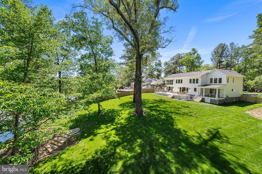 3175 WOODLAND LANE