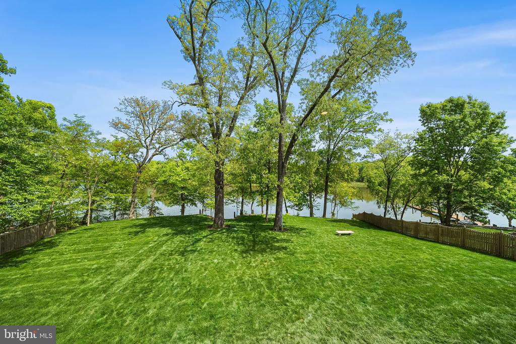 3175 WOODLAND LANE