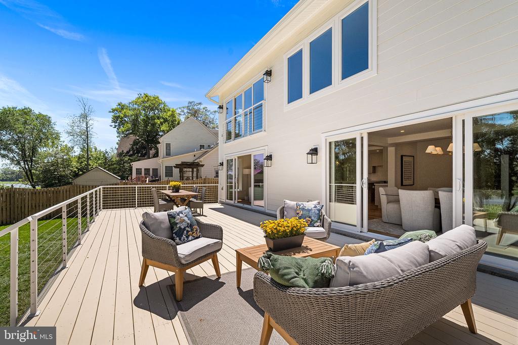 3175 WOODLAND LANE