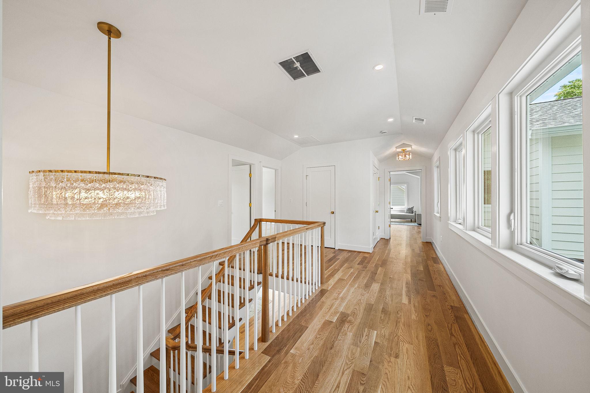 3175 WOODLAND LANE