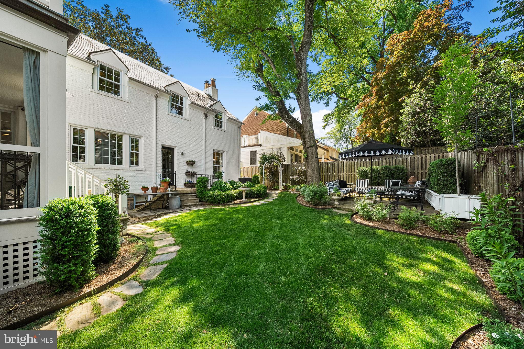 6010 FORT HUNT ROAD