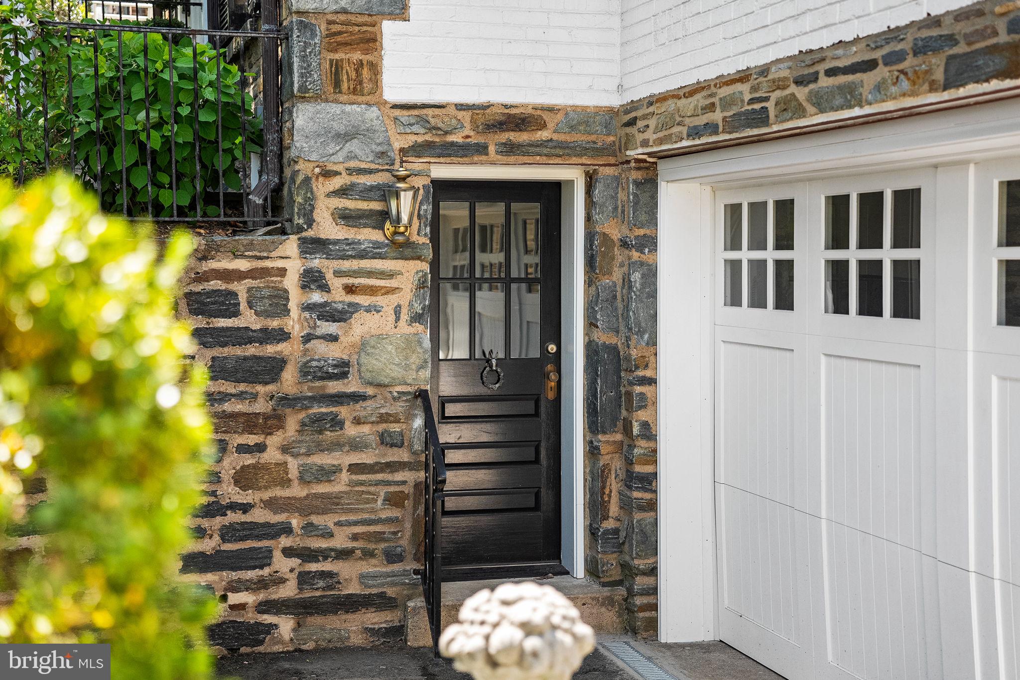 6010 FORT HUNT ROAD