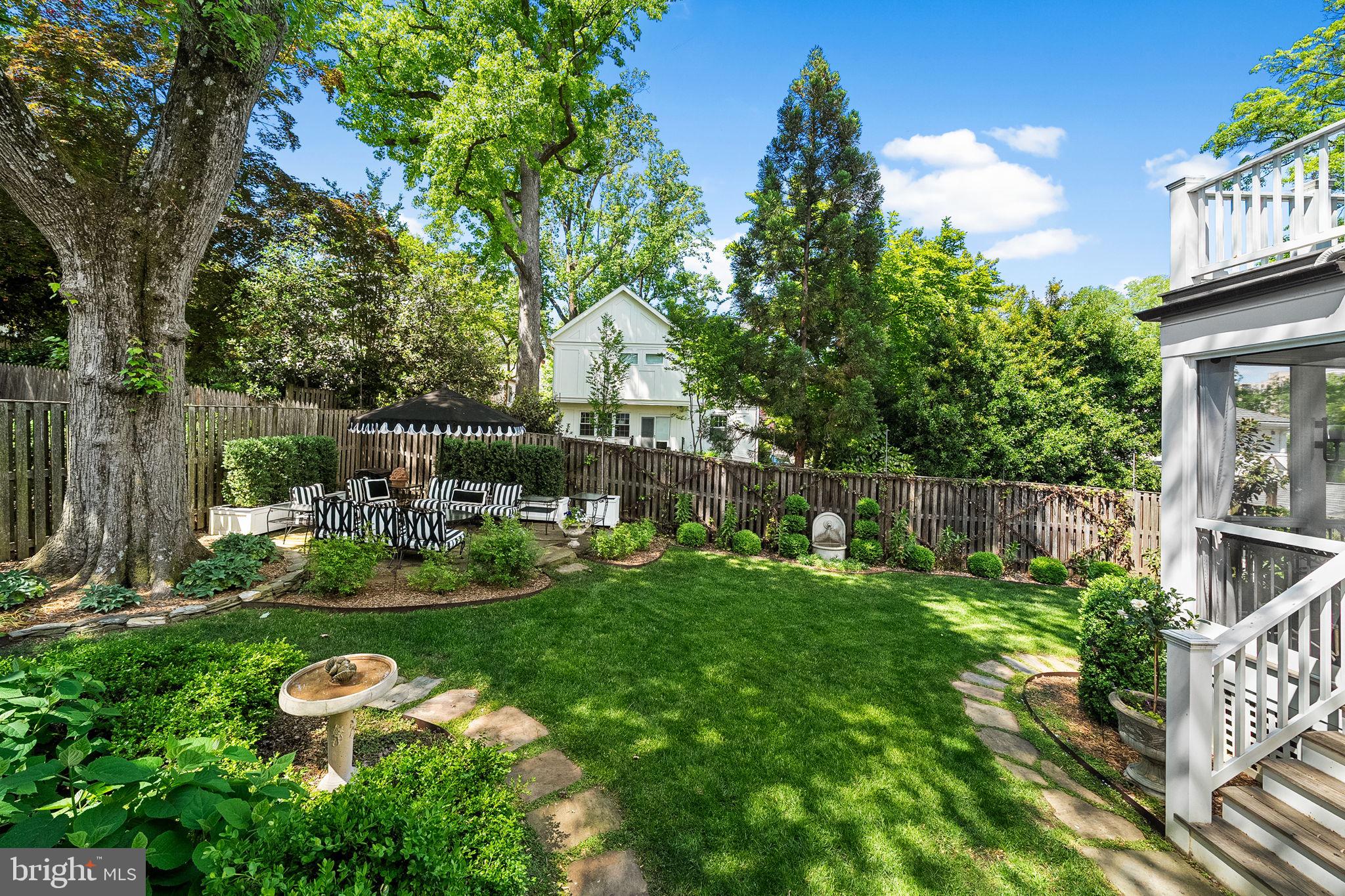 6010 FORT HUNT ROAD