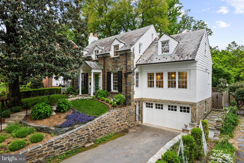 6010 FORT HUNT ROAD