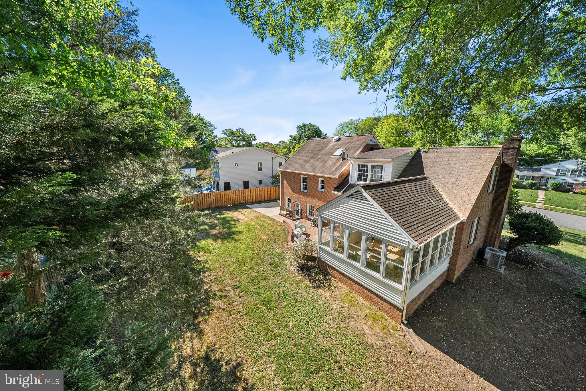 914 WAYNEWOOD BOULEVARD