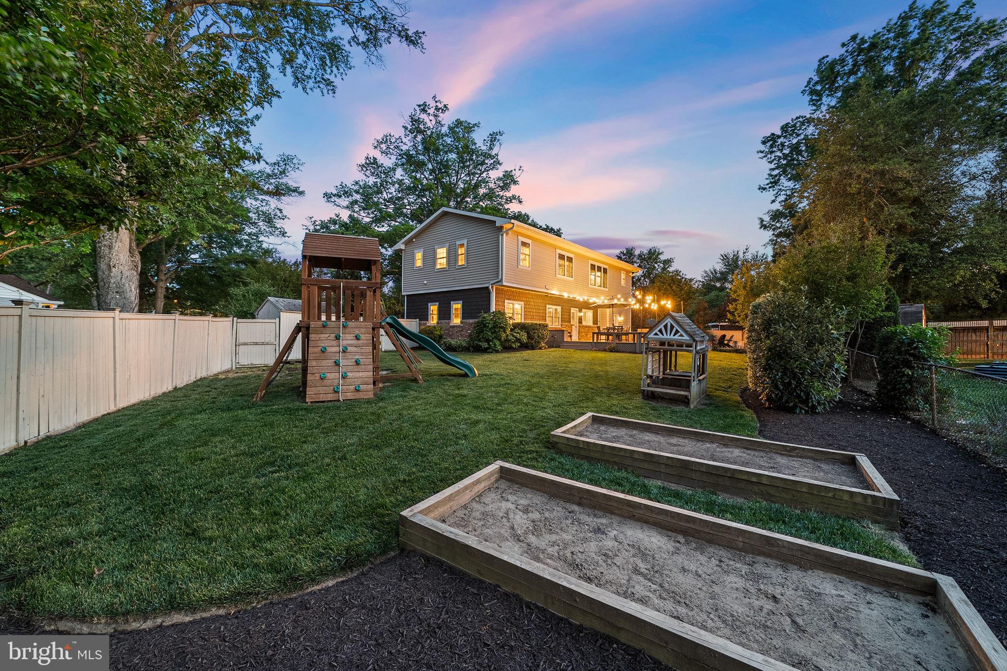 2010 CLARK PLACE