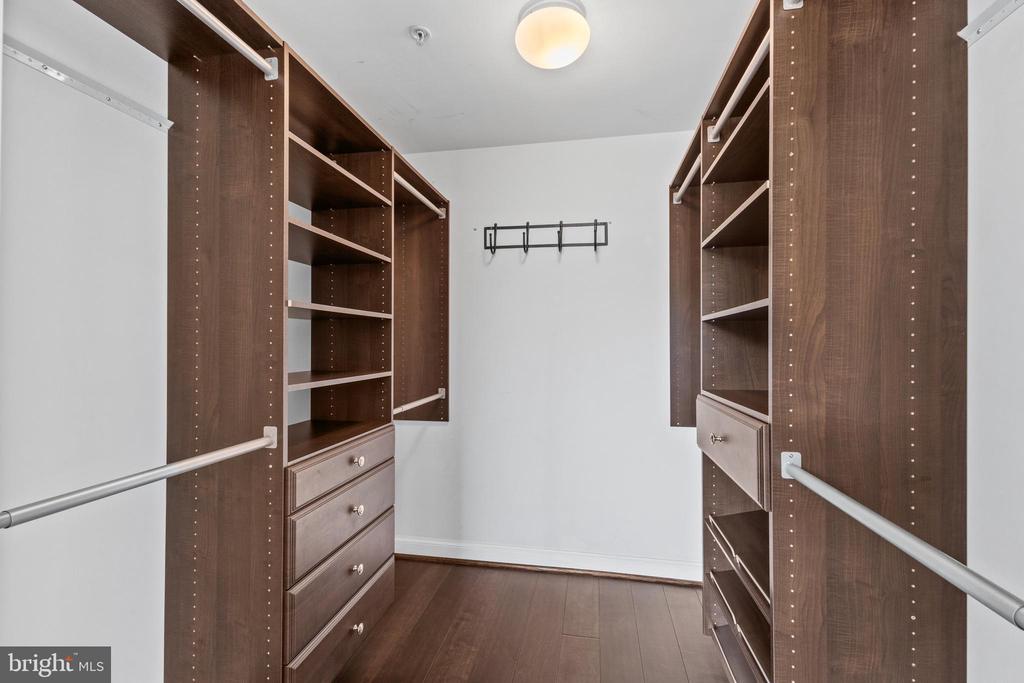 2451 MIDTOWN AVENUE 616