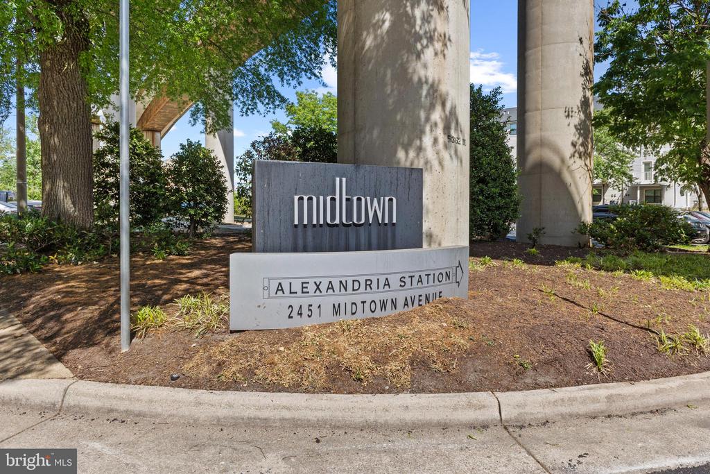 2451 MIDTOWN AVENUE 616
