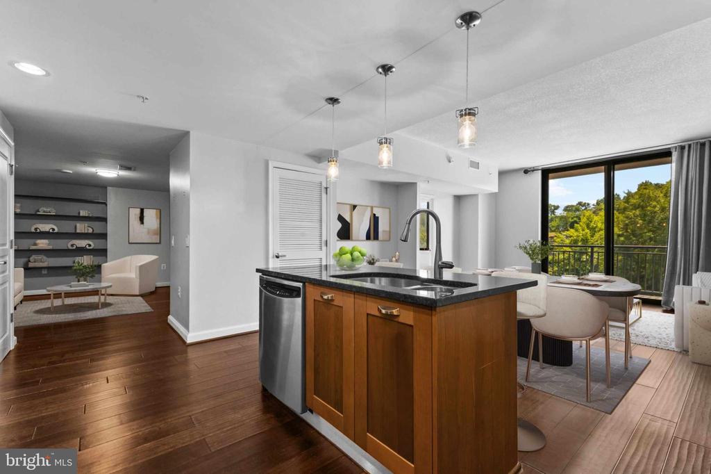 2451 MIDTOWN AVENUE 616