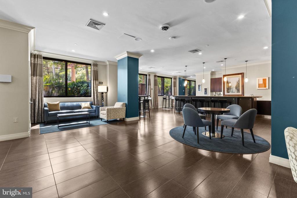 2451 MIDTOWN AVENUE 616