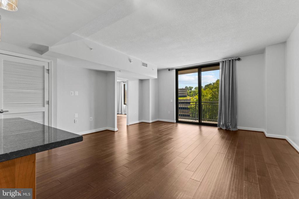 2451 MIDTOWN AVENUE 616